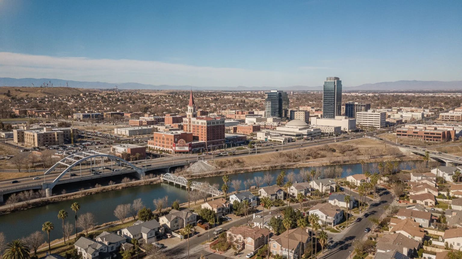 Bakersfield, United States — coworking & meeting rooms